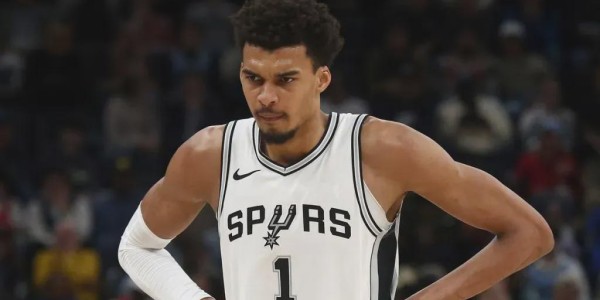 字母哥加入马刺，锡安加入雄鹿，美媒提议雄鹿三队交易送走字母哥