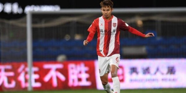 蓉城悍将来沪就染红 鲁莽送礼申花仍“吴”计可施