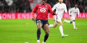 记者：戴维已抵达都灵准备接受尤文体检，将签下长期合同