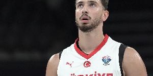 kaiyun体育app-差1个助攻拿下三双！申京：没关系 我们还有很多比赛要打