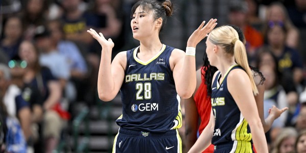 开云体育-本月场均9.3板联盟第三！李月汝生涯第3、4次两双 均在本月拿到