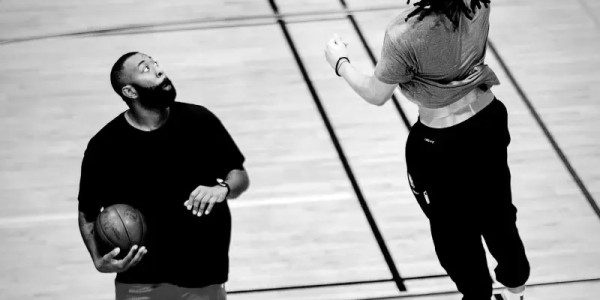 Kaiyun APP-为新赛季做准备！尼克斯小将达迪耶ins晒训练照